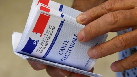 FRANCE-Elections législatives 2017 : le taux de participation à midi à 17,75 % en forte baisse par rapport à 2012 FRANCE-Elections législatives 2017 : le taux de participation à midi à 17,75 % en forte baisse par rapport à 2012
