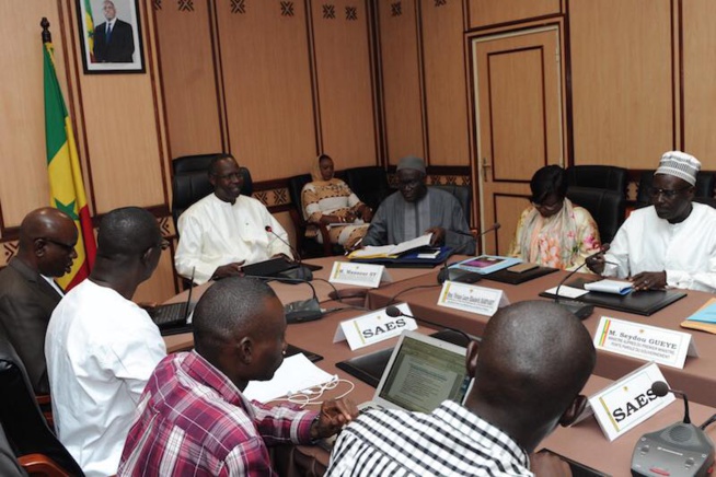 le Premier ministre Mahammed Boun Abdallah Dionne reçoit le SAES le Premier ministre Mahammed Boun Abdallah Dionne reçoit le SAES