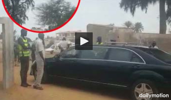 Exclusif: Arrivée du Président Macky Sall à Saint-Louis, accueilli par Mansour Faye et Awa Ndiaye Exclusif: Arrivée du Président Macky Sall à Saint-Louis, accueilli par Mansour Faye et Awa Ndiaye