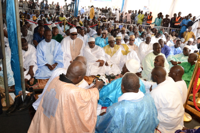 La priére de la Korité 2017 à Massilikoul djinn. Les temps forts . La priére de la Korité 2017 à Massilikoul djinn. Les temps forts .