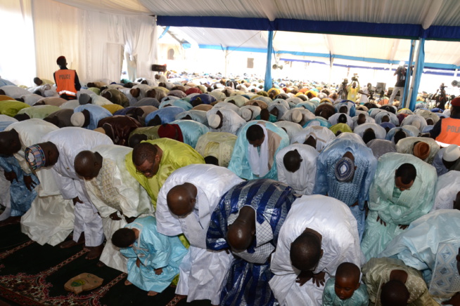 La priére de la Korité 2017 à Massilikoul djinn. Les temps forts . La priére de la Korité 2017 à Massilikoul djinn. Les temps forts .