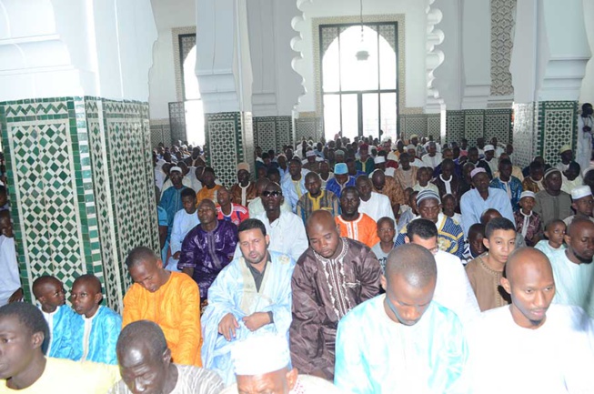 En images la prière de la Korité 2017 ce lundi 26 à la grande mosquée de Dakar.