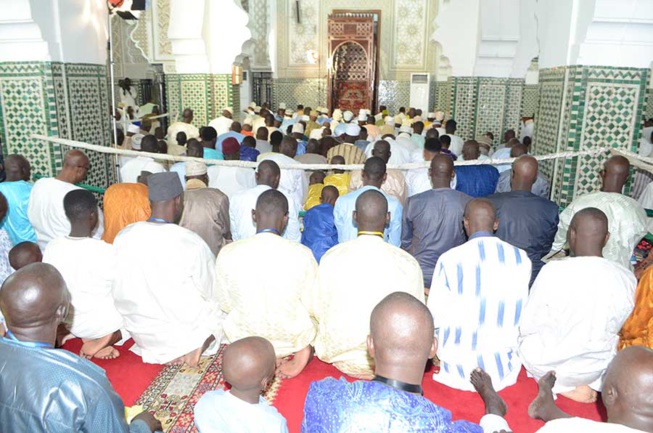 En images la prière de la Korité 2017 ce lundi 26 à la grande mosquée de Dakar.