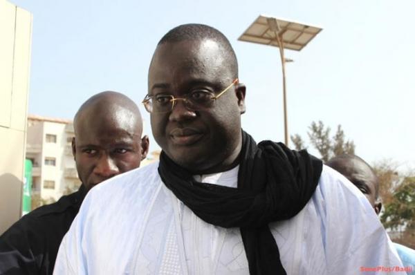 Fatwa de Touba contre les mondanités – Serigne Abdoul Lahat Gaïndé Fatma, tête de liste de Bennoo concerné au premier chef Fatwa de Touba contre les mondanités – Serigne Abdoul Lahat Gaïndé Fatma, tête de liste de Bennoo concerné au premier chef