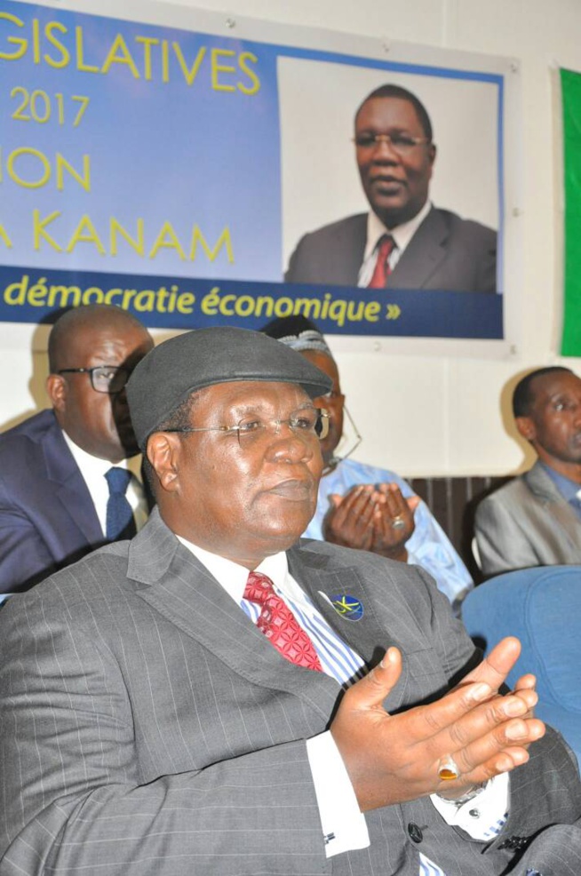 Me Ousmane Ngom du mouvement "Senegal Ça Kanam" à la rencontre des militants sur le 13 eme arrondissement à Paris Me Ousmane Ngom du mouvement "Senegal Ça Kanam" à la rencontre des militants sur le 13 eme arrondissement à Paris