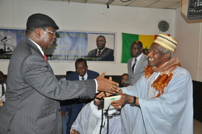 Me Ousmane Ngom du mouvement "Senegal Ça Kanam" à la rencontre des militants sur le 13 eme arrondissement à Paris Me Ousmane Ngom du mouvement "Senegal Ça Kanam" à la rencontre des militants sur le 13 eme arrondissement à Paris