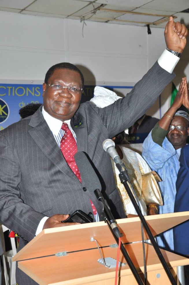 Me Ousmane Ngom du mouvement "Senegal Ça Kanam" à la rencontre des militants sur le 13 eme arrondissement à Paris Me Ousmane Ngom du mouvement "Senegal Ça Kanam" à la rencontre des militants sur le 13 eme arrondissement à Paris