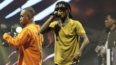 En plein concert, un rappeur saute dans le public et… se fait voler sa chaîne en or En plein concert, un rappeur saute dans le public et… se fait voler sa chaîne en or