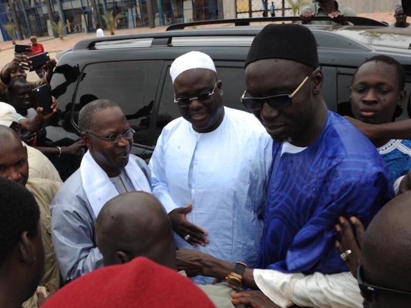 Le PM Dionne va visiter le khalif général des Mourides avant de démarrer sa campagne à Mbacké Le PM Dionne va visiter le khalif général des Mourides avant de démarrer sa campagne à Mbacké