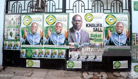 Temps d'antenne de MÃ nkoo : Khalifa Sall choisit la chaise vide, les menottes et le silence Temps d'antenne de MÃ nkoo : Khalifa Sall choisit la chaise vide, les menottes et le silence