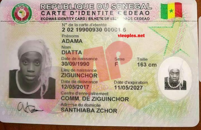 Urgent : Une persone sur deux cartes d'identités différentes à vous de juger. Urgent : Une persone sur deux cartes d'identités différentes à vous de juger.
