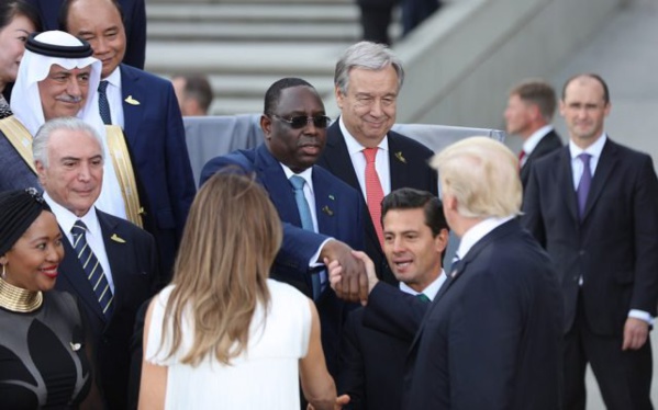 Macky Sall : « 3 centrales solaires déjà en service, 11 projets en cours, au G20, j'ai rappelé l'exemplarité du Sénégal en matière de mix énergétique ». Macky Sall : « 3 centrales solaires déjà en service, 11 projets en cours, au G20, j'ai rappelé l'exemplarité du Sénégal en matière de mix énergétique ».