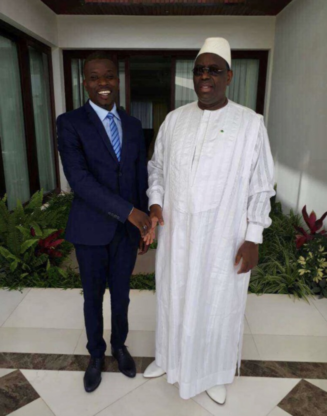 Letransitaire Ibou Sow Ardo chez le président Macky Sall qui promet de régler le problème du Port. Letransitaire Ibou Sow Ardo chez le président Macky Sall qui promet de régler le problème du Port.