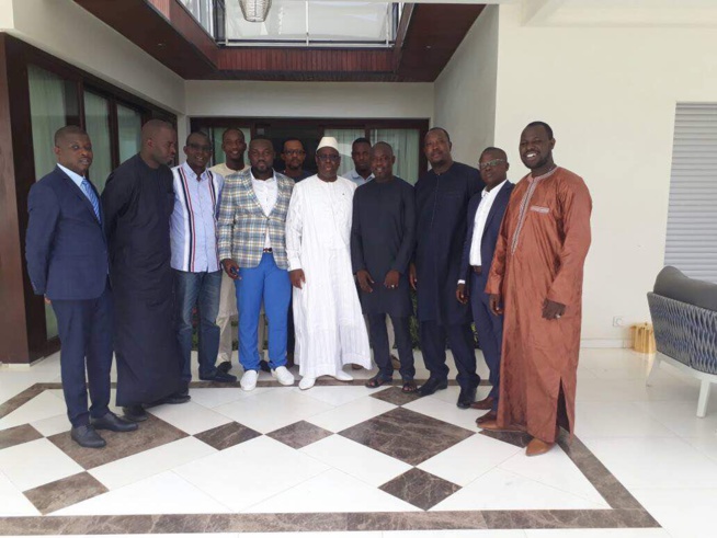 Letransitaire Ibou Sow Ardo chez le président Macky Sall qui promet de régler le problème du Port. Letransitaire Ibou Sow Ardo chez le président Macky Sall qui promet de régler le problème du Port.