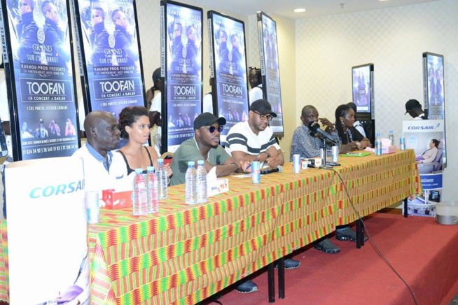 JOUR J- 02: TOOFAN face à la presse Sénégalaise pour le concert du 15 juillet à l'Esplanade du grand theatre. JOUR J- 02: TOOFAN face à la presse Sénégalaise pour le concert du 15 juillet à l'Esplanade du grand theatre.