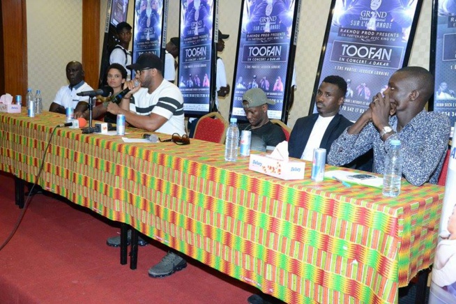 JOUR J- 02: TOOFAN face à la presse Sénégalaise pour le concert du 15 juillet à l'Esplanade du grand theatre. JOUR J- 02: TOOFAN face à la presse Sénégalaise pour le concert du 15 juillet à l'Esplanade du grand theatre.
