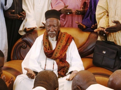 Touba: Le fils du Khalife général des Mourides revient sur les relations entre son père et Me.Wade Touba: Le fils du Khalife général des Mourides revient sur les relations entre son père et Me.Wade