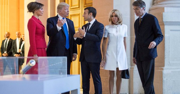 Quand Trump fait remarquer à Brigitte Macron, qu'elle est en "bonne forme physique"