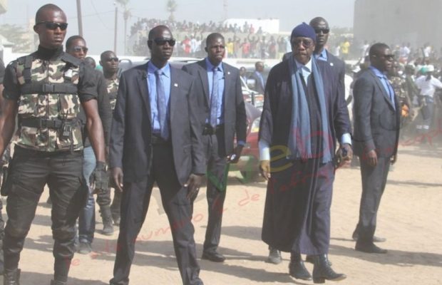 Vidéo: Voilà ce que cela donne quand Les jeunes du PVD de Serigne Modou Kara et du PUR de Serigne Moustapha Sy se croisent Vidéo: Voilà ce que cela donne quand Les jeunes du PVD de Serigne Modou Kara et du PUR de Serigne Moustapha Sy se croisent
