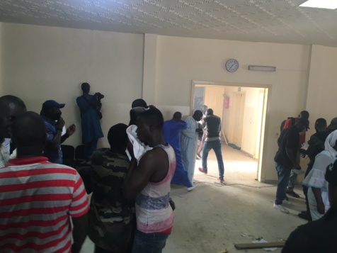Violence et indiscipline au sein de l’Apr: Le maire de Labgar et son frère poignardés, à Thiargny des heurts font 3 blessés, un garde du corps du maire de Bambilor sabré, perd 3 doigts Violence et indiscipline au sein de l’Apr: Le maire de Labgar et son frère poignardés, à Thiargny des heurts font 3 blessés, un garde du corps du maire de Bambilor sabré, perd 3 doigts
