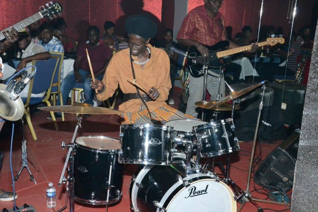 Cheikh Ndiguel Lo met le feu et casse la baraque au JET CAFÉ la nouvelle destination des Jet- Seteurs. Cheikh Ndiguel Lo met le feu et casse la baraque au JET CAFÉ la nouvelle destination des Jet- Seteurs.