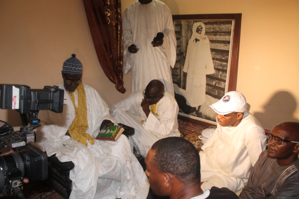 Œuvre Sociale-Thierno Ba Fait Un Don De 10 Tonnes De Ciment À La Maison De Serigne Touba De Yeumbeul Sud Œuvre Sociale-Thierno Ba Fait Un Don De 10 Tonnes De Ciment À La Maison De Serigne Touba De Yeumbeul Sud