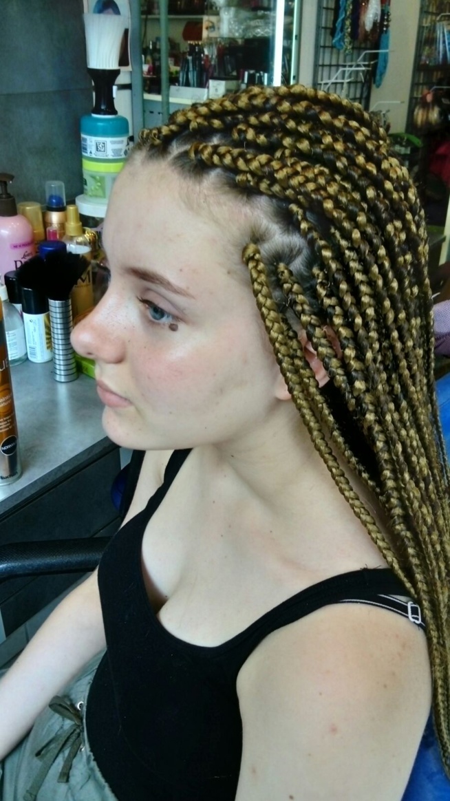 TENDENCES ÉTÉ 2017: FAMA TRESSE SALON AFFRO ANTILLAIS À PALAISEAU VOUS OUVRE SES PORTES. TENDENCES ÉTÉ 2017: FAMA TRESSE SALON AFFRO ANTILLAIS À PALAISEAU VOUS OUVRE SES PORTES.