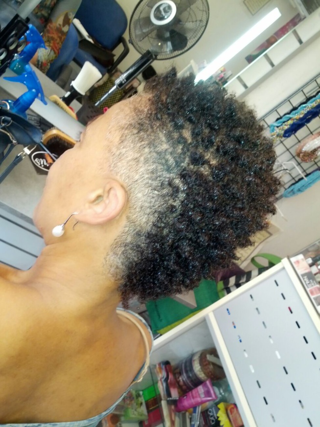 TENDENCES ÉTÉ 2017: FAMA TRESSE SALON AFFRO ANTILLAIS À PALAISEAU VOUS OUVRE SES PORTES. TENDENCES ÉTÉ 2017: FAMA TRESSE SALON AFFRO ANTILLAIS À PALAISEAU VOUS OUVRE SES PORTES.