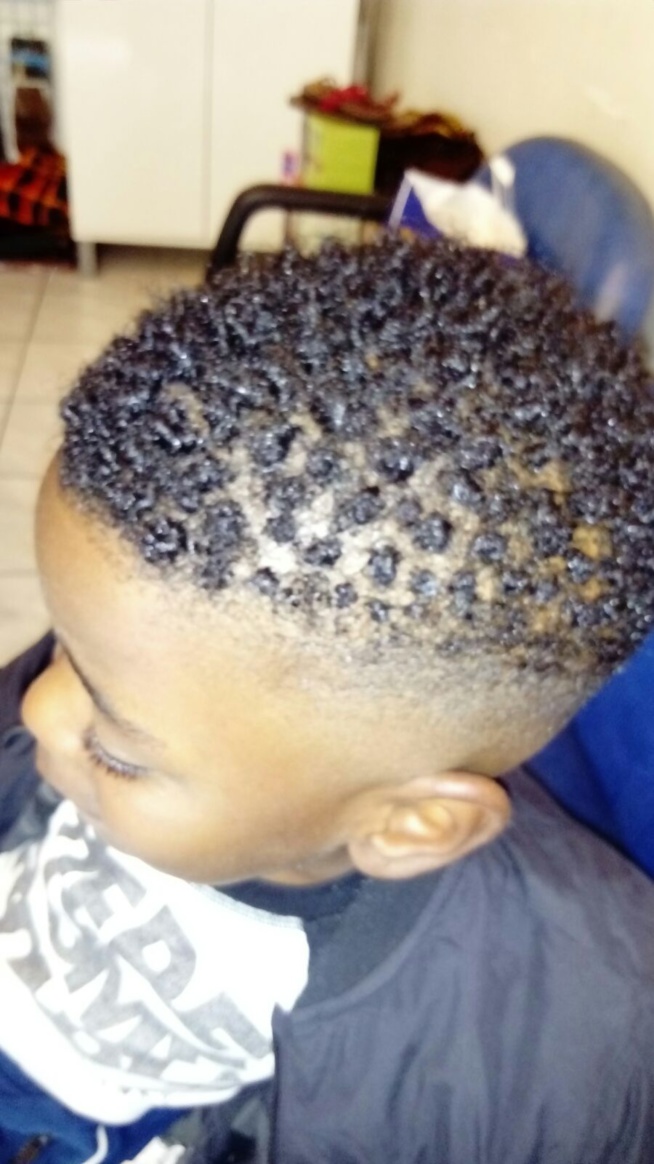 TENDENCES ÉTÉ 2017: FAMA TRESSE SALON AFFRO ANTILLAIS À PALAISEAU VOUS OUVRE SES PORTES. TENDENCES ÉTÉ 2017: FAMA TRESSE SALON AFFRO ANTILLAIS À PALAISEAU VOUS OUVRE SES PORTES.