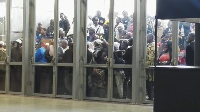 Paris: Un Sénégalais qui insultait Macky Sall, interpellé au centre de vote Paris: Un Sénégalais qui insultait Macky Sall, interpellé au centre de vote