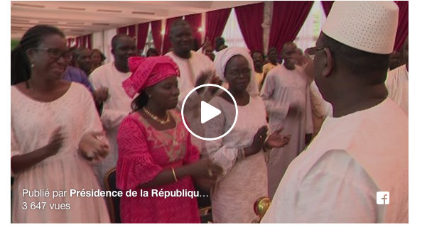 Macky Sall en communion avec les acteurs de la communauté portuaire, des transitaires, commerçantes et autres ambulants.