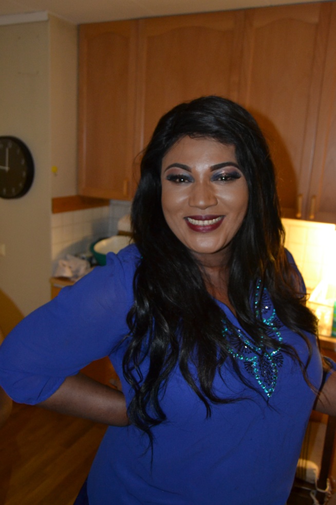 ANNIVERSAIRE: La surprise de Ndeye Fall pour souhaiter joyeux anniversaire à Mata. ANNIVERSAIRE: La surprise de Ndeye Fall pour souhaiter joyeux anniversaire à Mata.