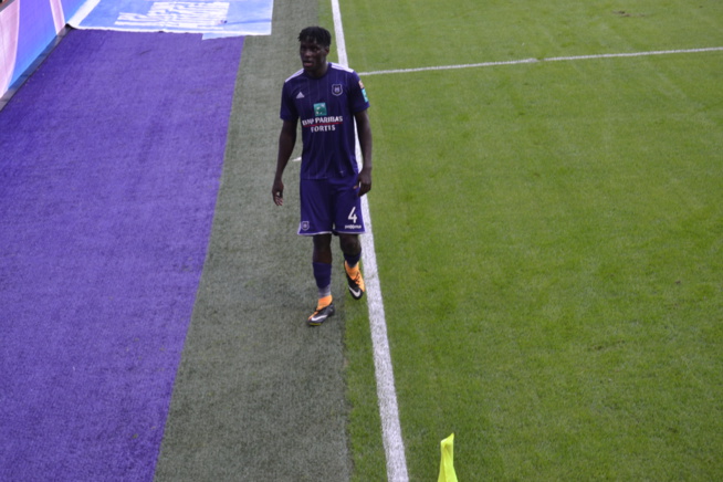 Viviane et le "Djolof band" au Stade d'Anderlech pour supporter Kara Mbodj.