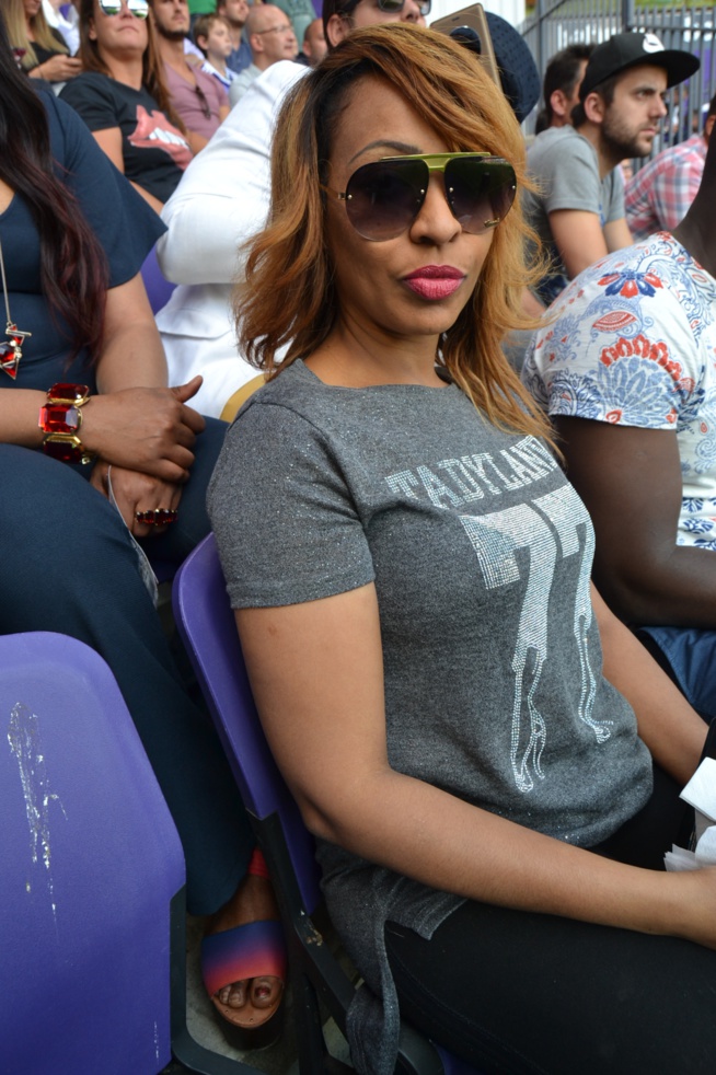 Viviane et le "Djolof band" au Stade d'Anderlech pour supporter Kara Mbodj.
