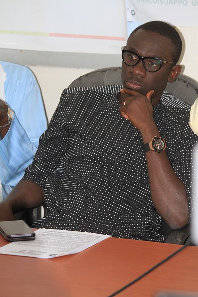 Conférence de presse UNACOIS avec Pape Diouf pour la soirée du 18 aout au grand theatre. Conférence de presse UNACOIS avec Pape Diouf pour la soirée du 18 aout au grand theatre.