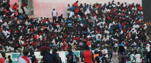 Urgent - Drame de Demba Diop: le président des supporters de l'USO et le joueur Djib Guèye arrêtés Urgent - Drame de Demba Diop: le président des supporters de l'USO et le joueur Djib Guèye arrêtés