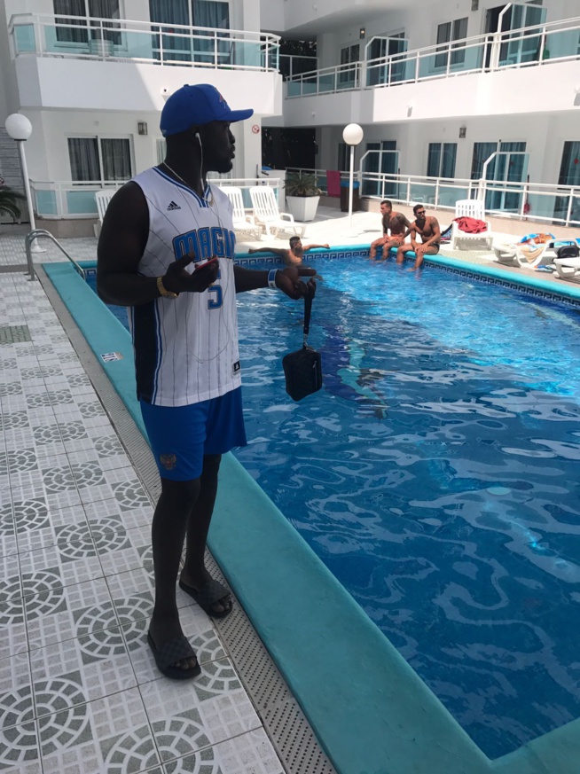 Le Gap le Parisien savoure ses moments de détentes à IBIZA en Espagne en compagnie de Kha Ndiaye Zidane pour le show de Waly Seck; Le Gap le Parisien savoure ses moments de détentes à IBIZA en Espagne en compagnie de Kha Ndiaye Zidane pour le show de Waly Seck;