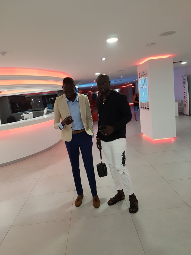 Le Gap le Parisien savoure ses moments de détentes à IBIZA en Espagne en compagnie de Kha Ndiaye Zidane pour le show de Waly Seck; Le Gap le Parisien savoure ses moments de détentes à IBIZA en Espagne en compagnie de Kha Ndiaye Zidane pour le show de Waly Seck;