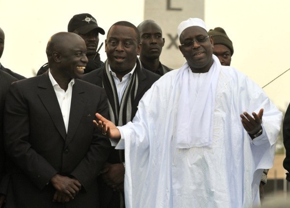 Création d’une zone économique spéciale à Thienaba : Rewmi accuse le Président Macky Sall d’avoir plagié un projet de Idrissa Seck Création d’une zone économique spéciale à Thienaba : Rewmi accuse le Président Macky Sall d’avoir plagié un projet de Idrissa Seck
