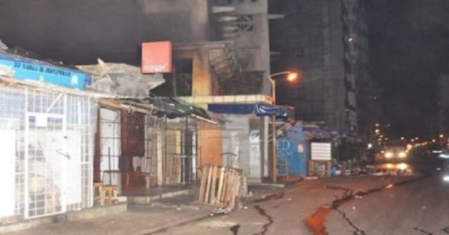 Violent incendie à Dakar plateau: le Supermarché CDA ravagé par les flammes Violent incendie à Dakar plateau: le Supermarché CDA ravagé par les flammes