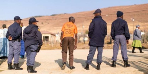 Afrique du Sud : cinq suspects de cannibalisme au tribunal Afrique du Sud : cinq suspects de cannibalisme au tribunal