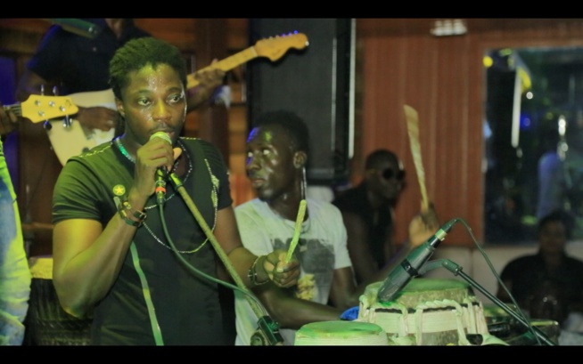 RTE DES ALMADIES: Sidy Samb le golden boy casse la baraque et met le feu au Five. RTE DES ALMADIES: Sidy Samb le golden boy casse la baraque et met le feu au Five.