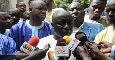 Vidéo – Tabaski 2017: Idrissa Seck diagnostique les « injures » de Assane Diouf Vidéo – Tabaski 2017: Idrissa Seck diagnostique les « injures » de Assane Diouf