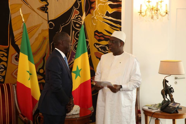 Le Premier Ministre Mahammed Boun Abdallah Dionne a présenté la lettre de démission du Gouvernement au…
