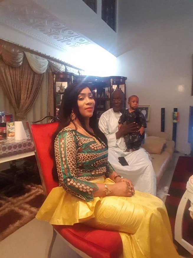 Baba Tandian en compagnie de sa femme Aicha le jour de la Tabaski … Baba Tandian en compagnie de sa femme Aicha le jour de la Tabaski …