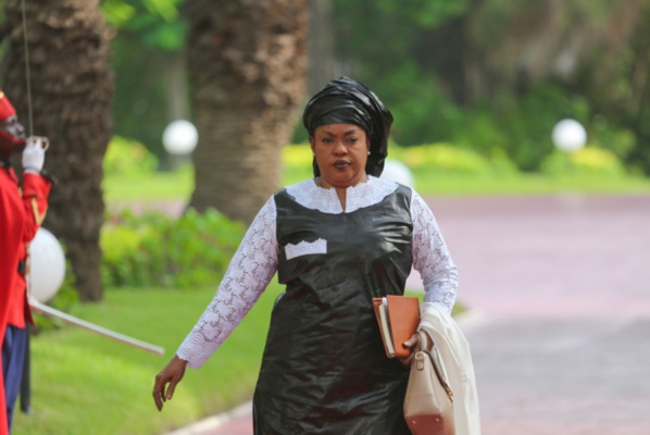 Ndèye Saly Diop Dieng : « Nous sommes là , engagés à apporter tous les changements qu’il faut, pour que la famille sénégalaise soit une famille digne » Ndèye Saly Diop Dieng : « Nous sommes là , engagés à apporter tous les changements qu’il faut, pour que la famille sénégalaise soit une famille digne »
