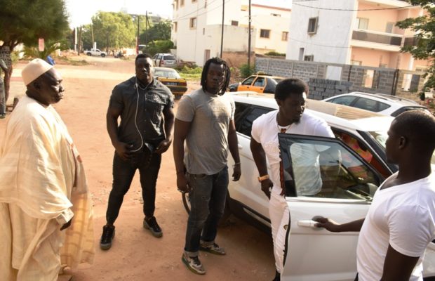Double Less : Le linge sale a été lavé en famille. si j’ai des choses à dire à mes fils … Double Less : Le linge sale a été lavé en famille. si j’ai des choses à dire à mes fils …