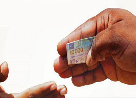 Mafia d’entreprises sénégalaises : Des éléments de la Douane complices des pilleurs de l’économie nationale Mafia d’entreprises sénégalaises : Des éléments de la Douane complices des pilleurs de l’économie nationale