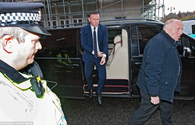 Wayne Rooney condamné par la justice, IL avait été arrêté pour conduite en état d’ivresse, flirtant avec une autre femme que… son mariage en … Wayne Rooney condamné par la justice, IL avait été arrêté pour conduite en état d’ivresse, flirtant avec une autre femme que… son mariage en …