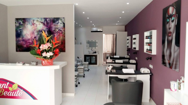 Nancy Eva ouvre les portes de INSTANT BEAUTÉ sur a petite cote à Saly. Nancy Eva ouvre les portes de INSTANT BEAUTÉ sur a petite cote à Saly.